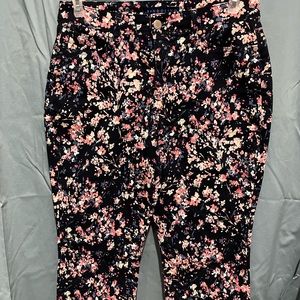 Flowerful black pants …. Bandalino